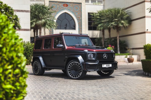 Mercedes G-klass Brabus 800 Carbon Kit Svart matt & röd