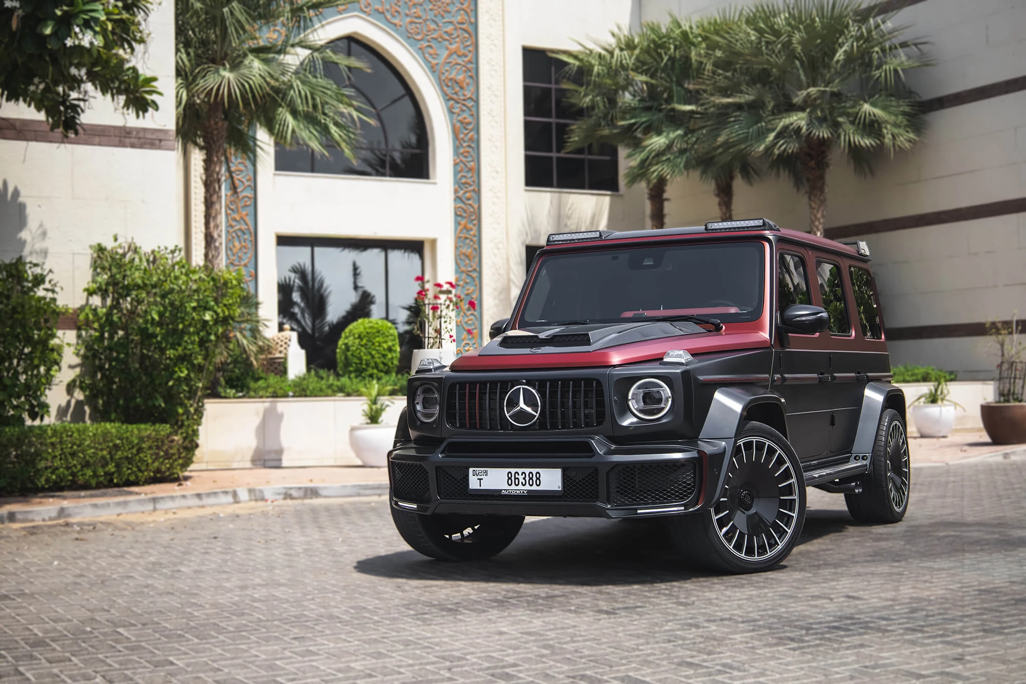 Mercedes G-Class Brabus 800 Kit Carbono Preto Mate e Vermelho