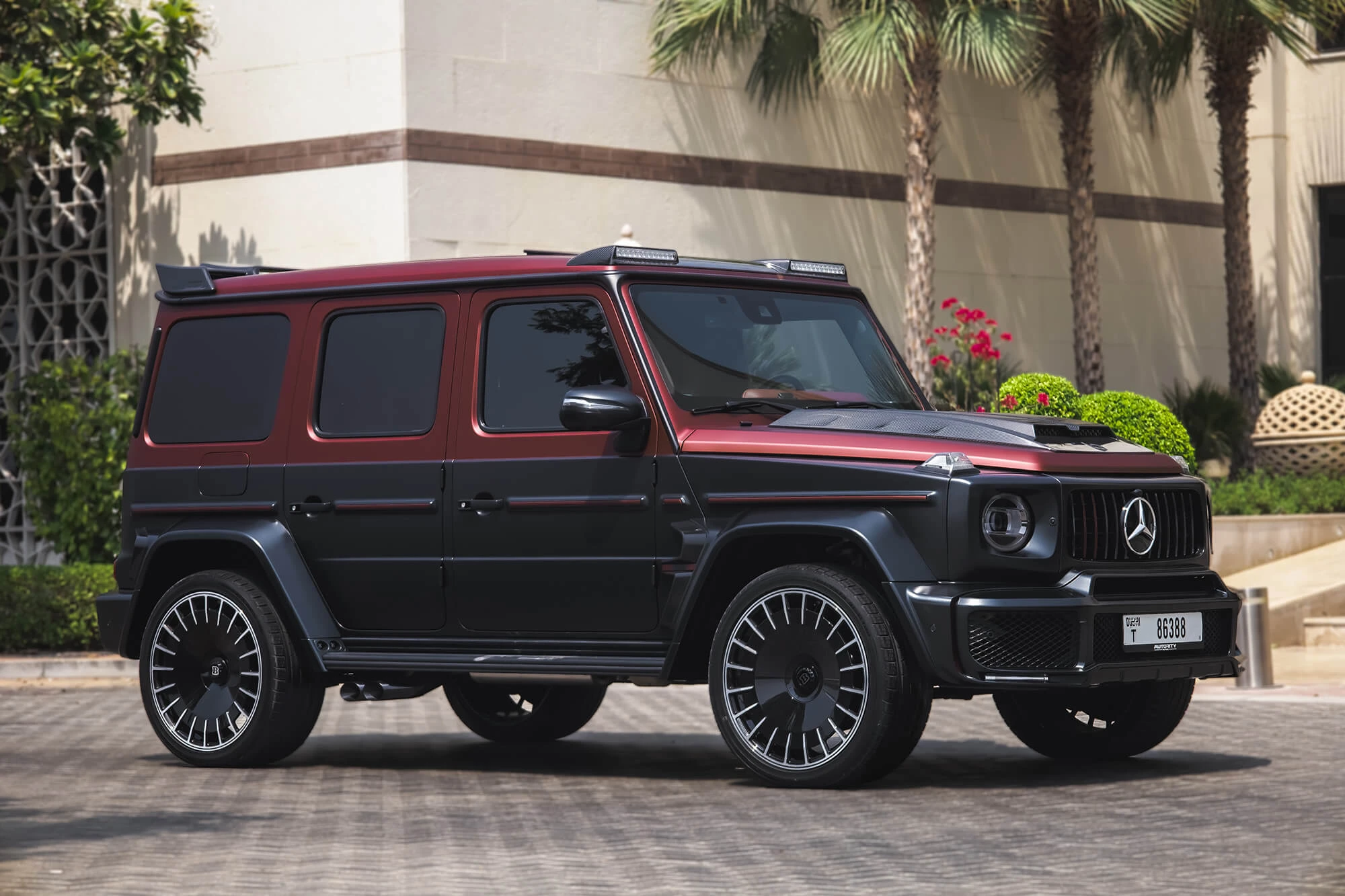 Mercedes G-Class Brabus 800 Kit Carbono Preto Mate e Vermelho