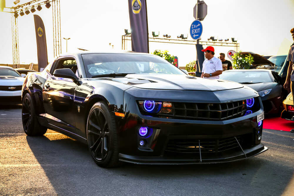 Американский мускул-кар Chevrolet Camaro в Дубае