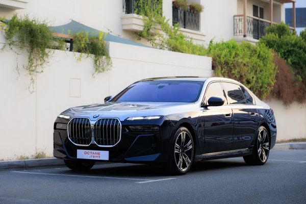 BMW 740i Individual Bleu & Argent