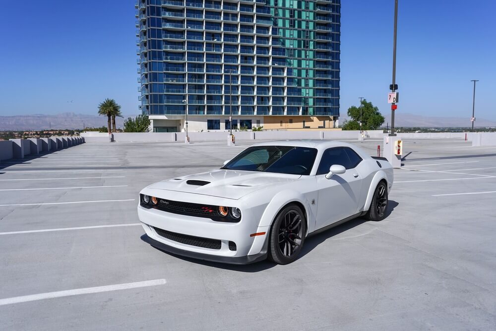 Dodge challenger RT no Dubai