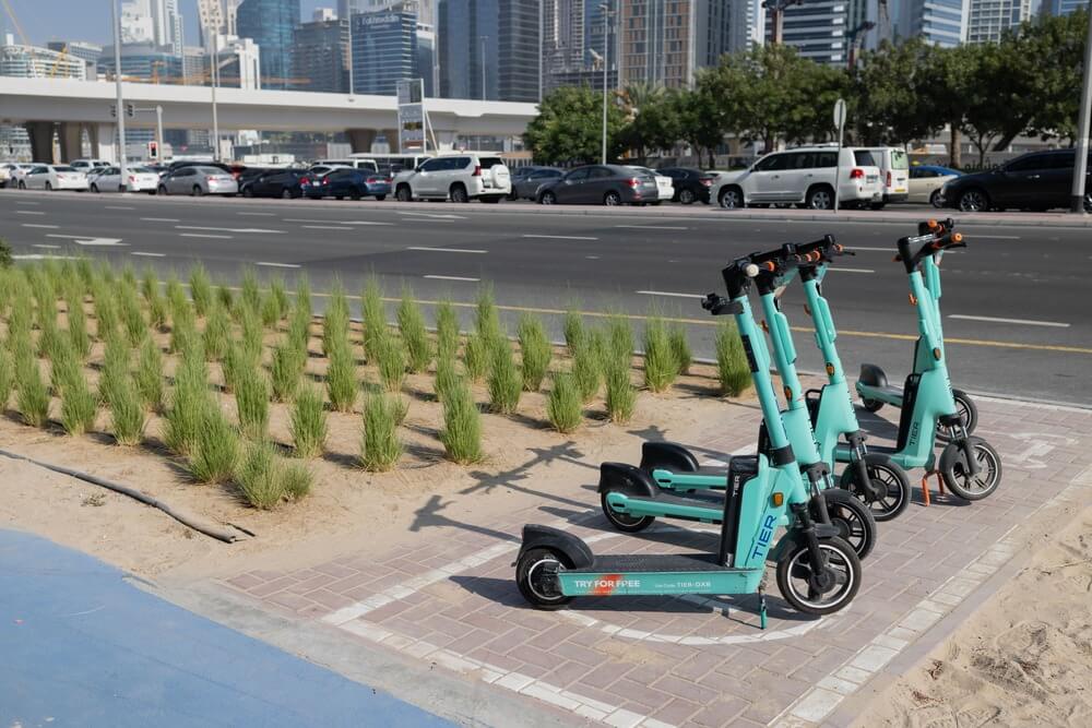 Parkeringsplads til elektrisk scooter