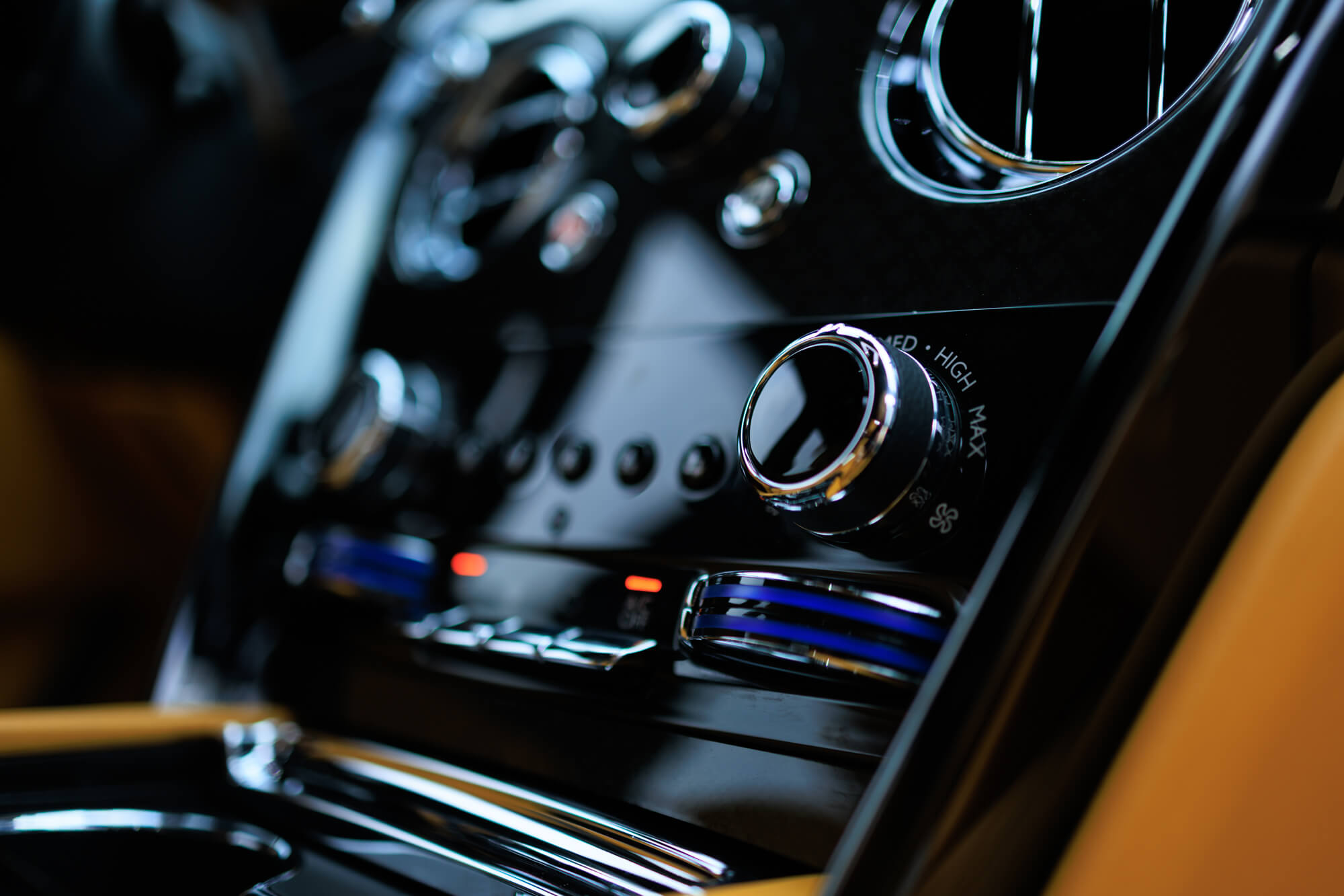 Rolls-Royce Cullinan Black