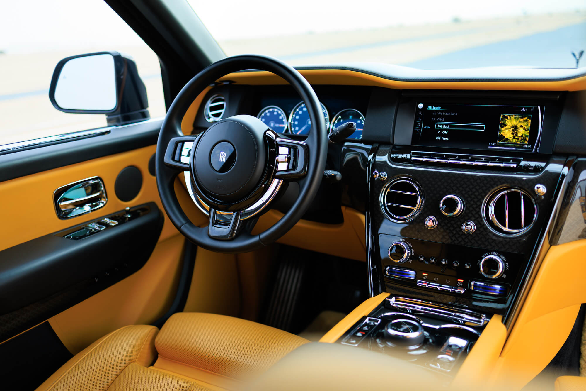 Rolls-Royce Cullinan Black