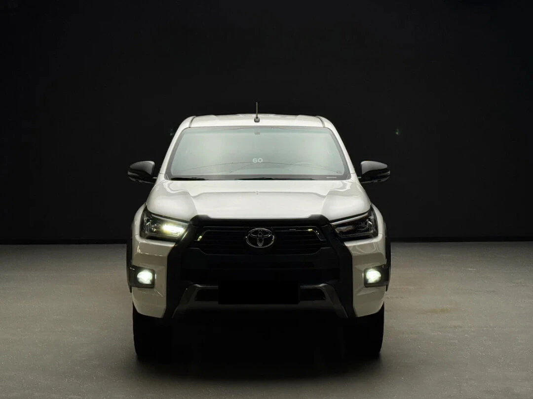 Toyota Hilux White