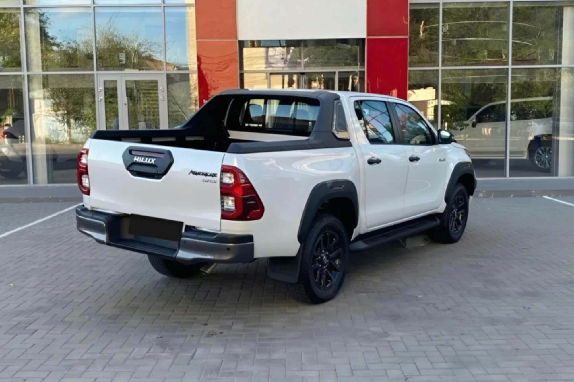 Toyota Hilux White