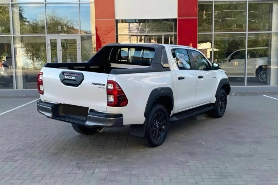 Toyota Hilux White