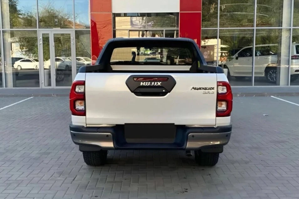 Toyota Hilux White