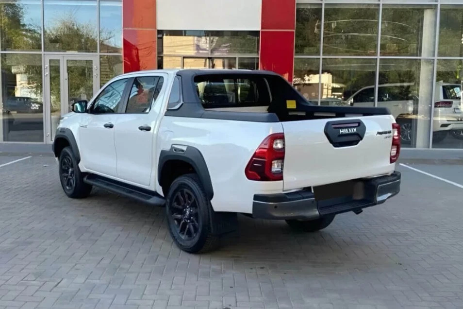 Toyota Hilux White