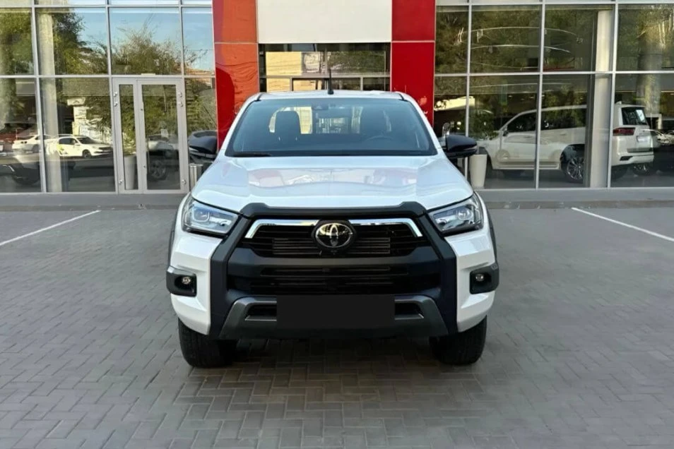Toyota Hilux White