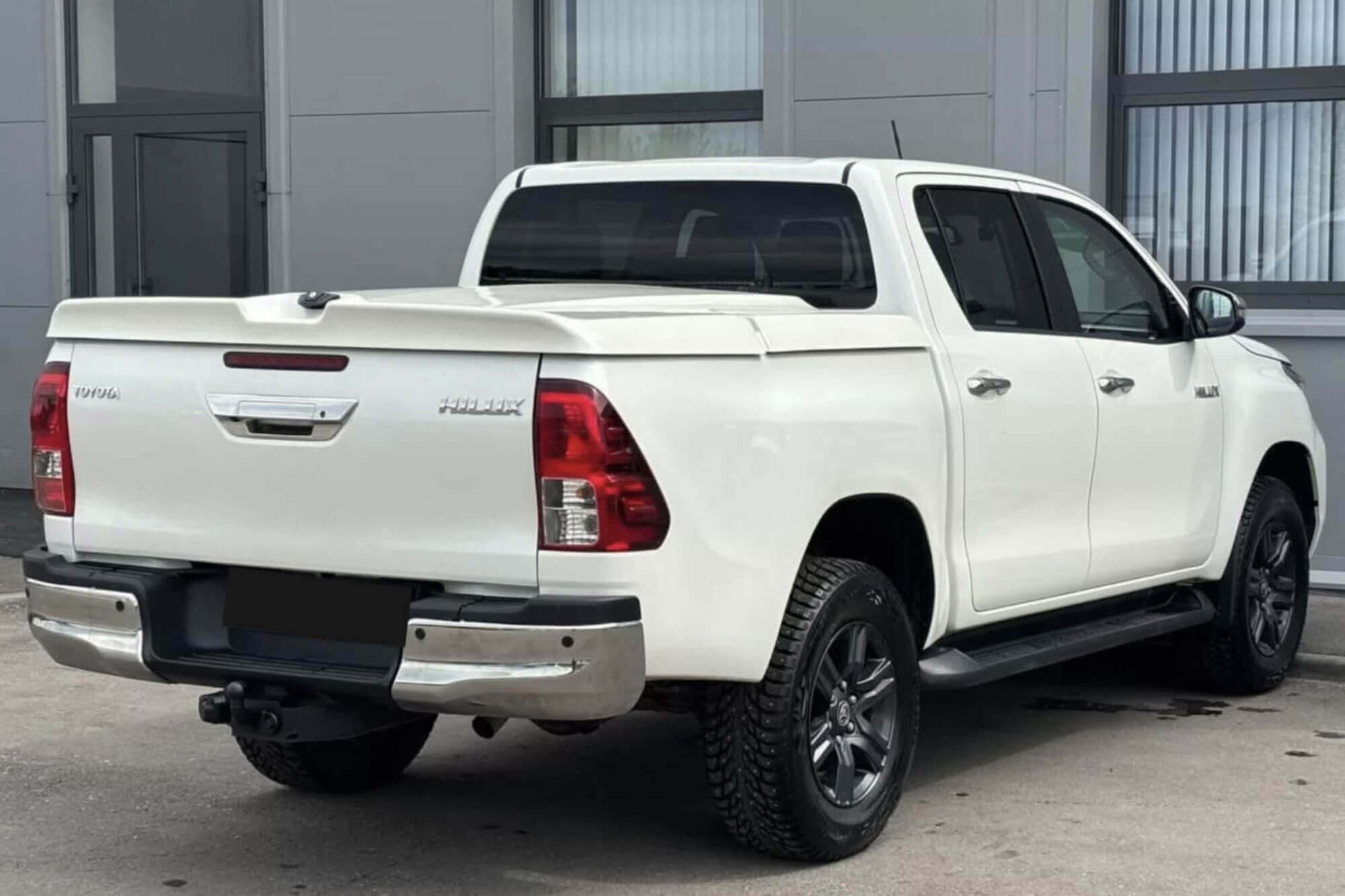 Toyota Hilux White