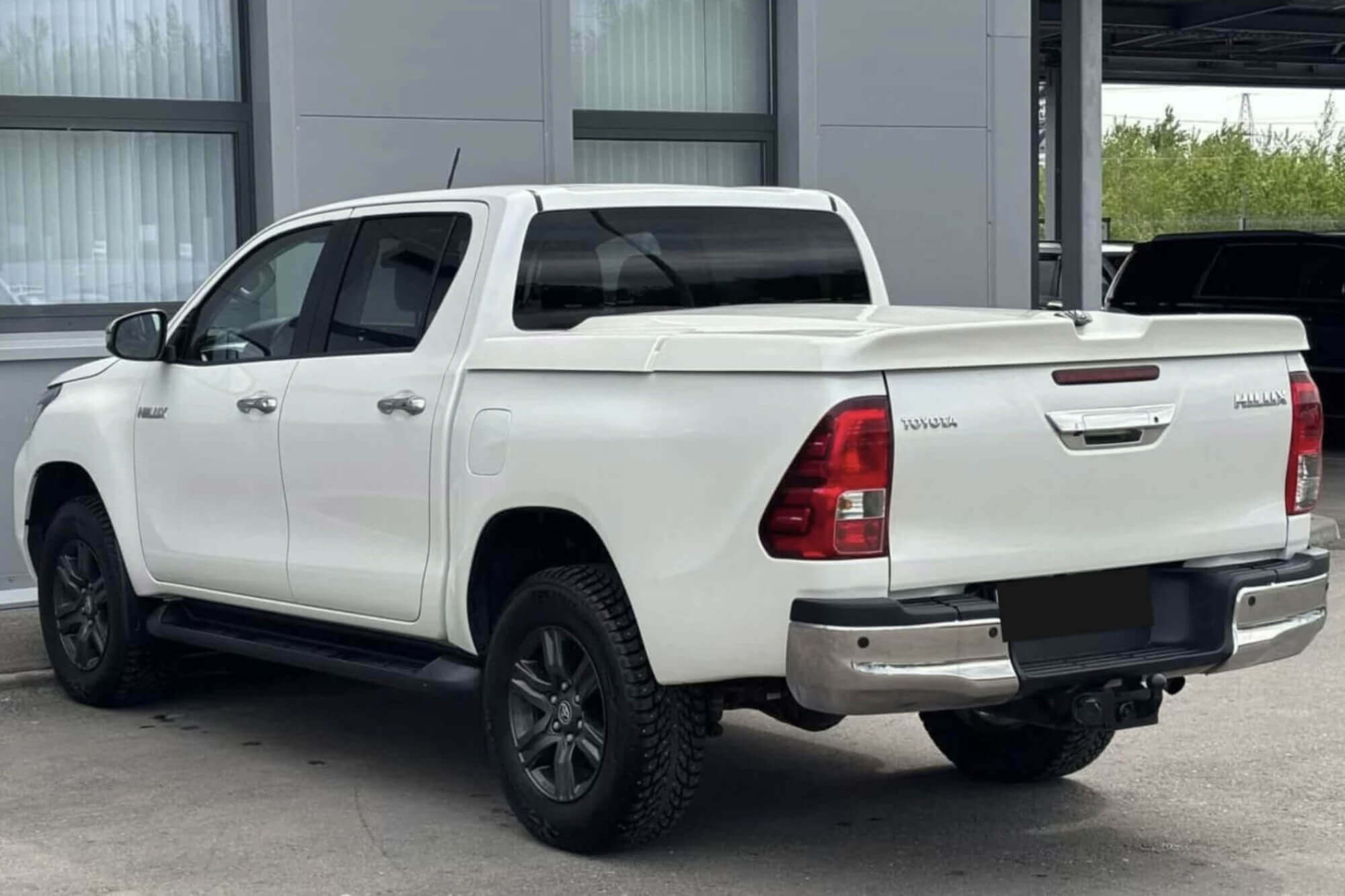 Toyota Hilux White