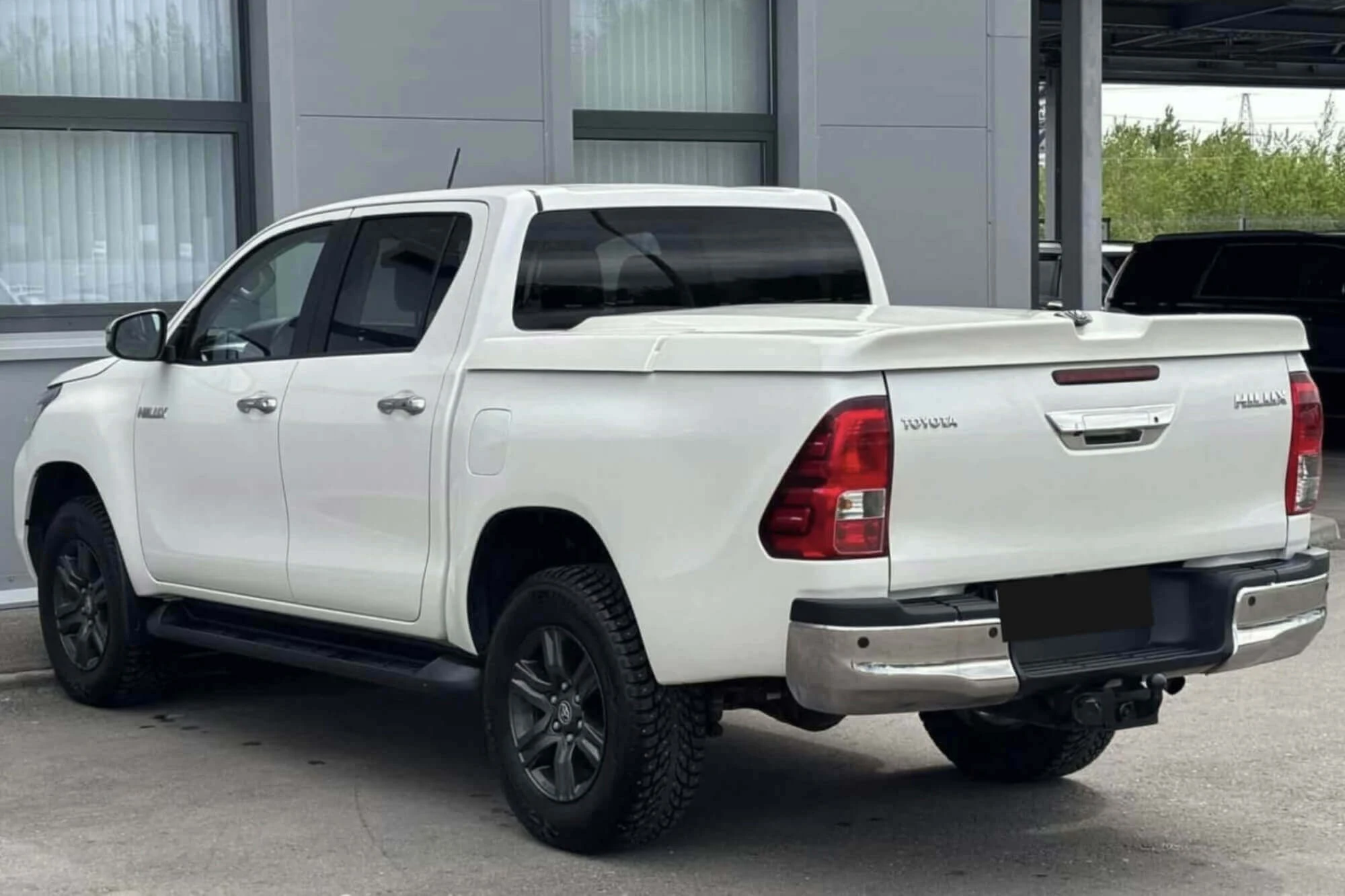 丰田 Hilux 白色