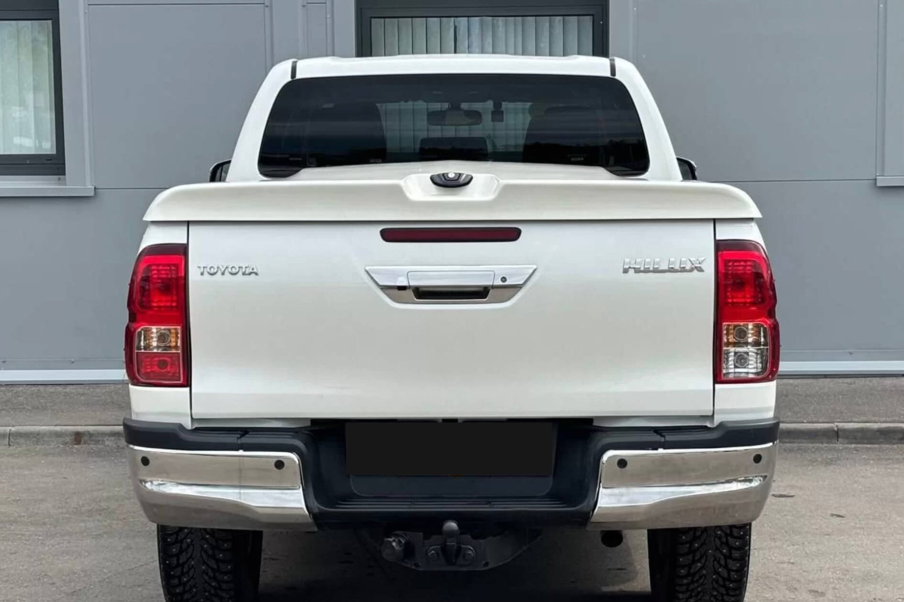 Toyota Hilux White