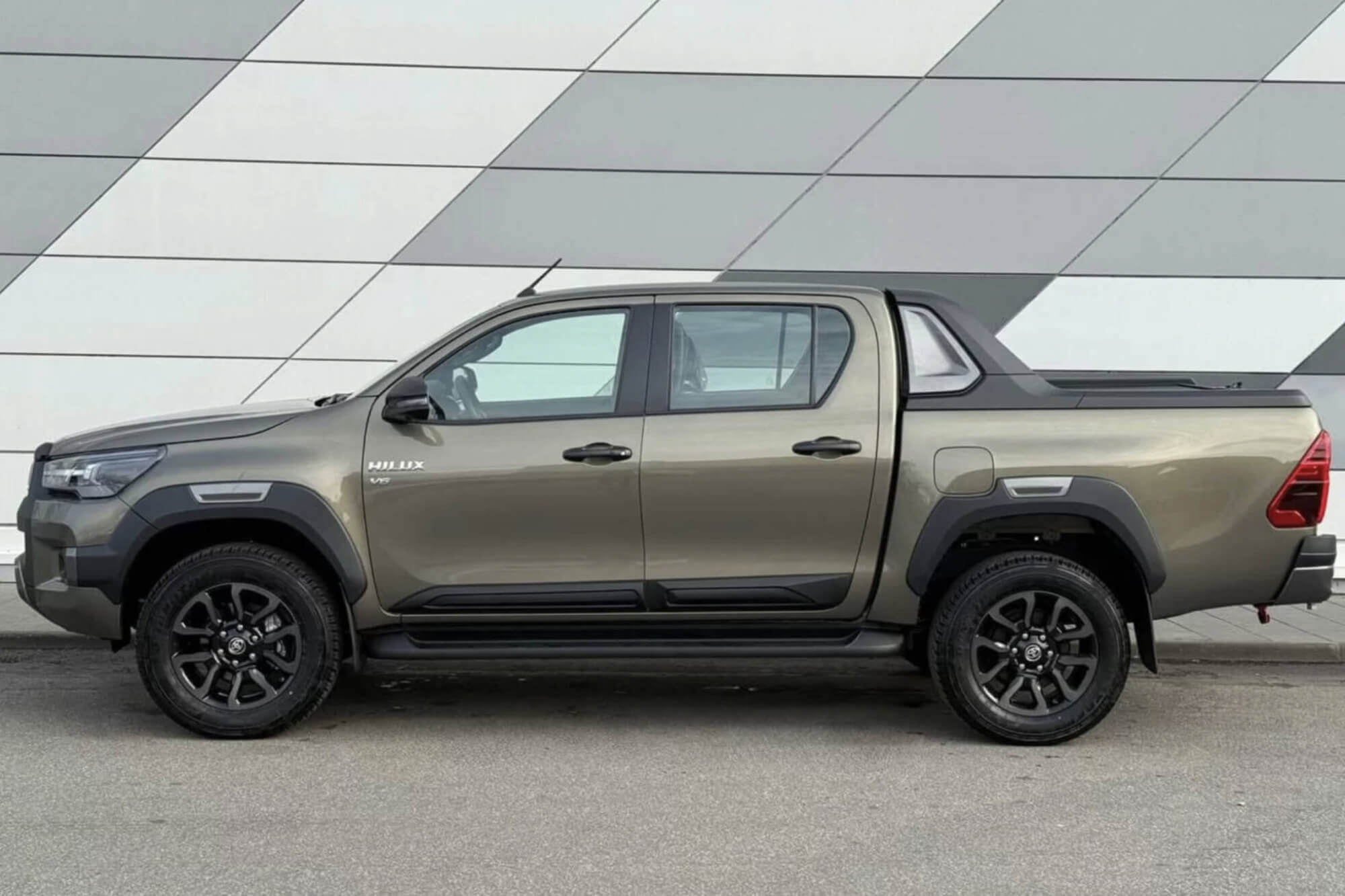 Toyota Hilux Green