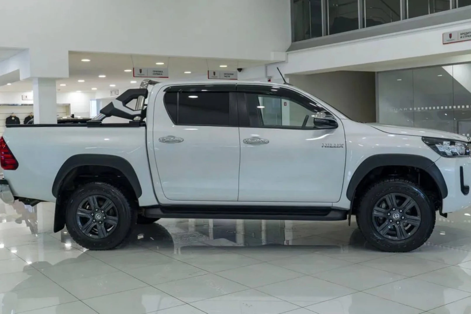Toyota Hilux White