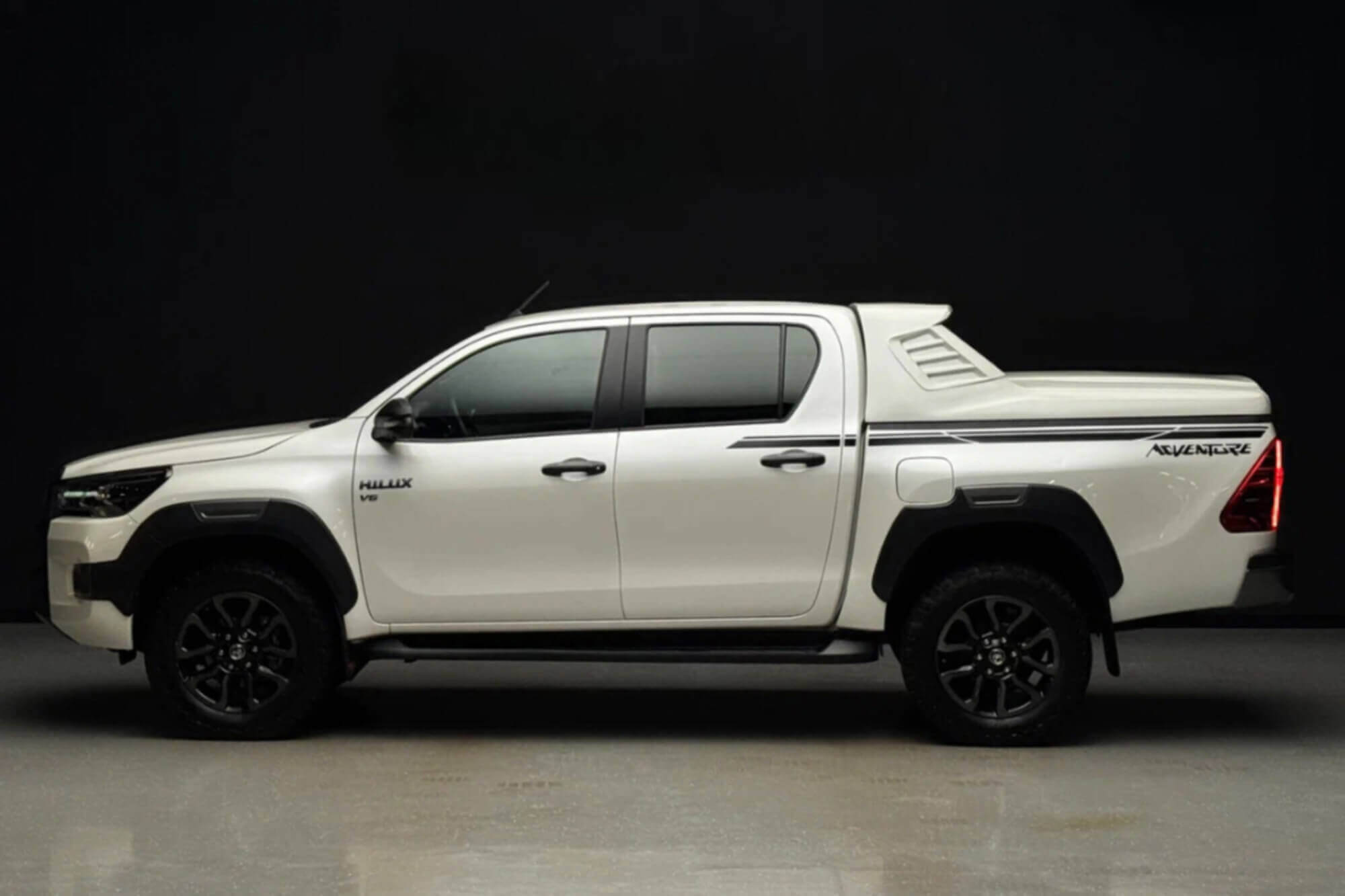 Toyota Hilux White