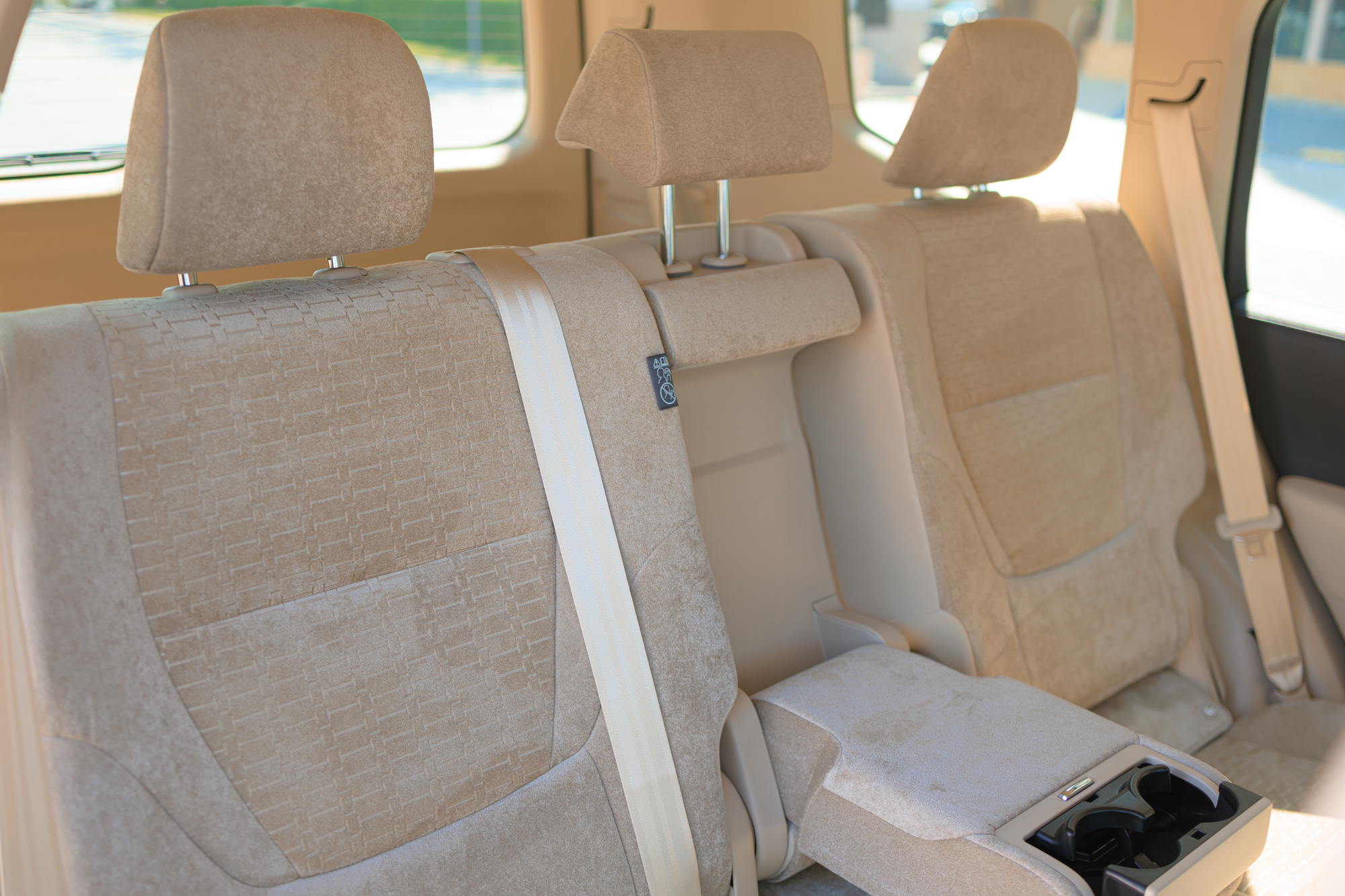 Toyota Land Cruiser 300 White