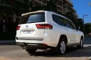 Toyota Land Cruiser 300 White