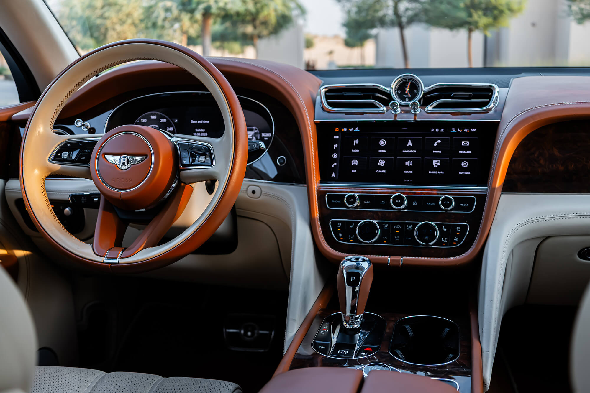 Bentley Bentayga White