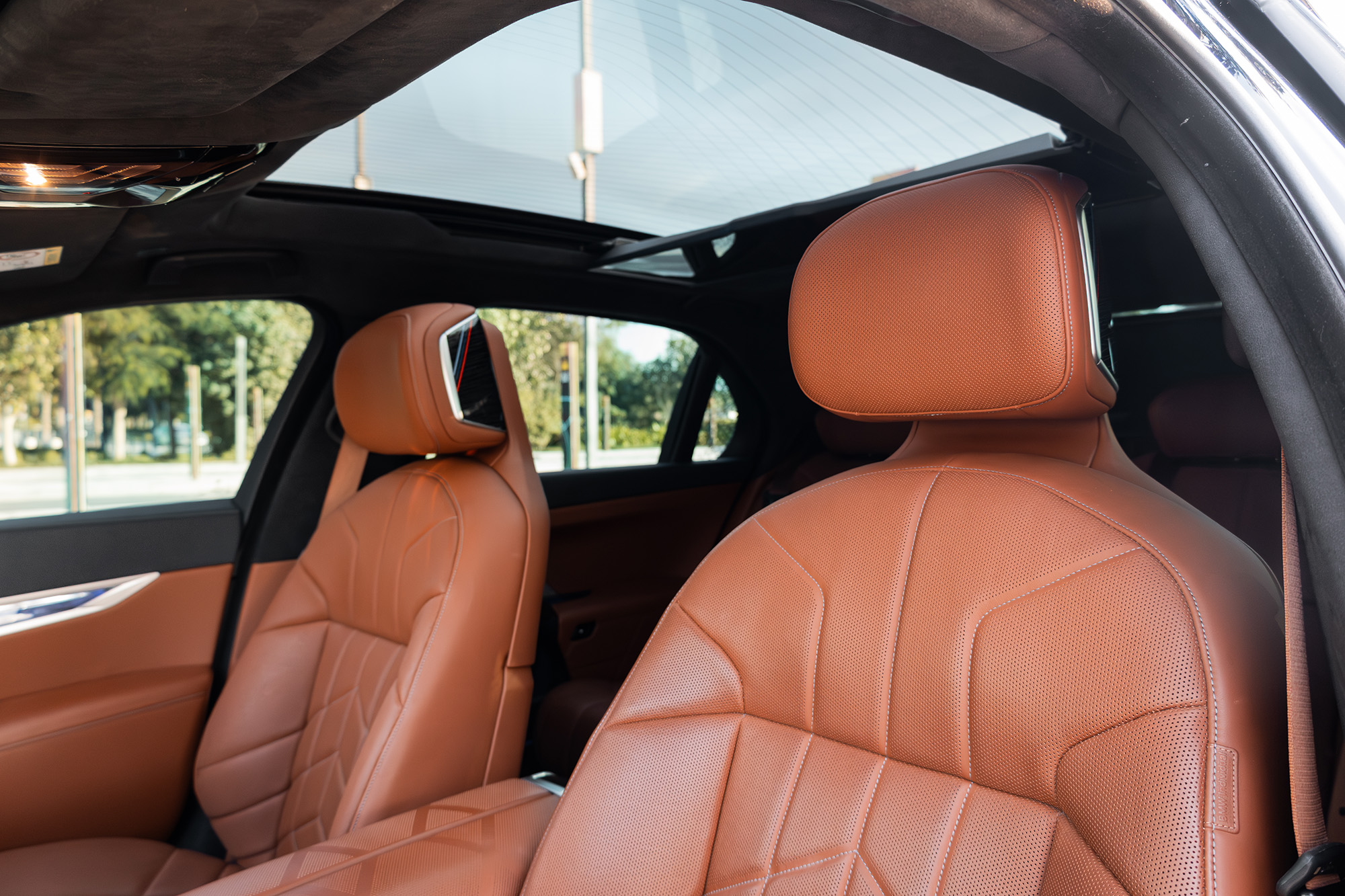 BMW 740i Individual Blue & Silver