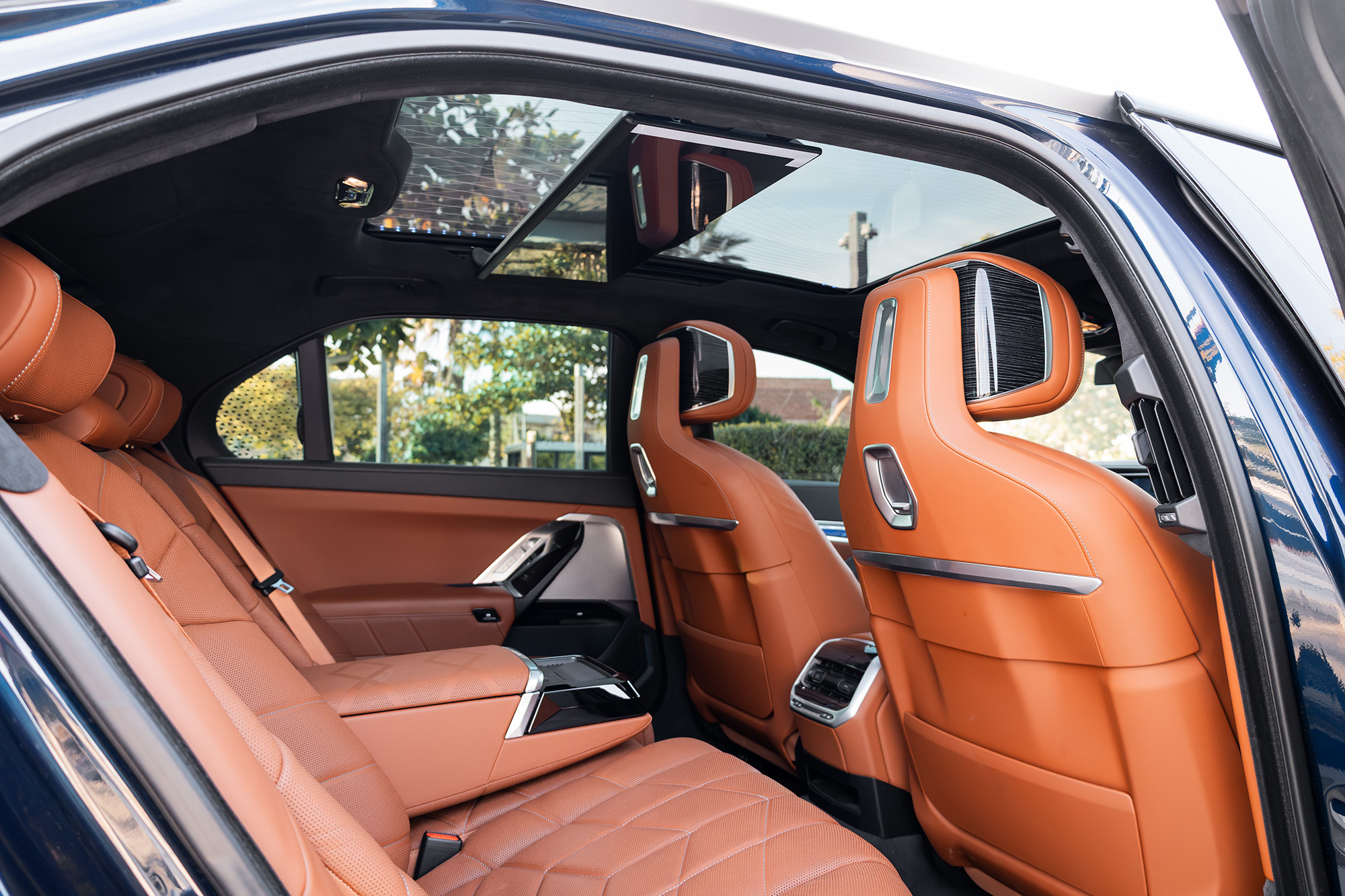 BMW 740i Individual Blue & Silver