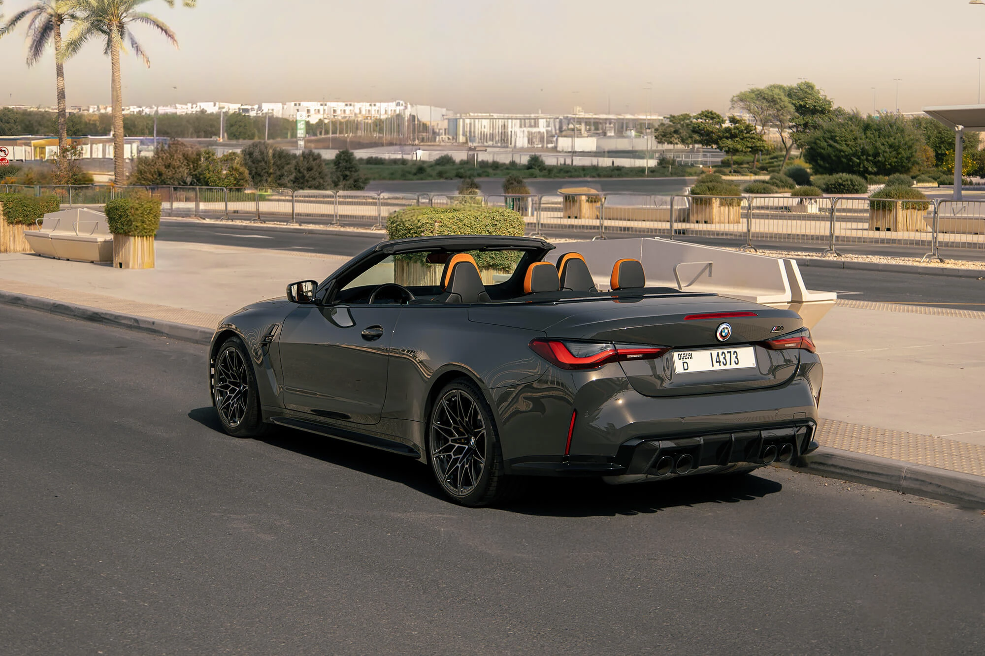 BMW M4 אפור תחרותי BMW M4 אפור תחרותי
