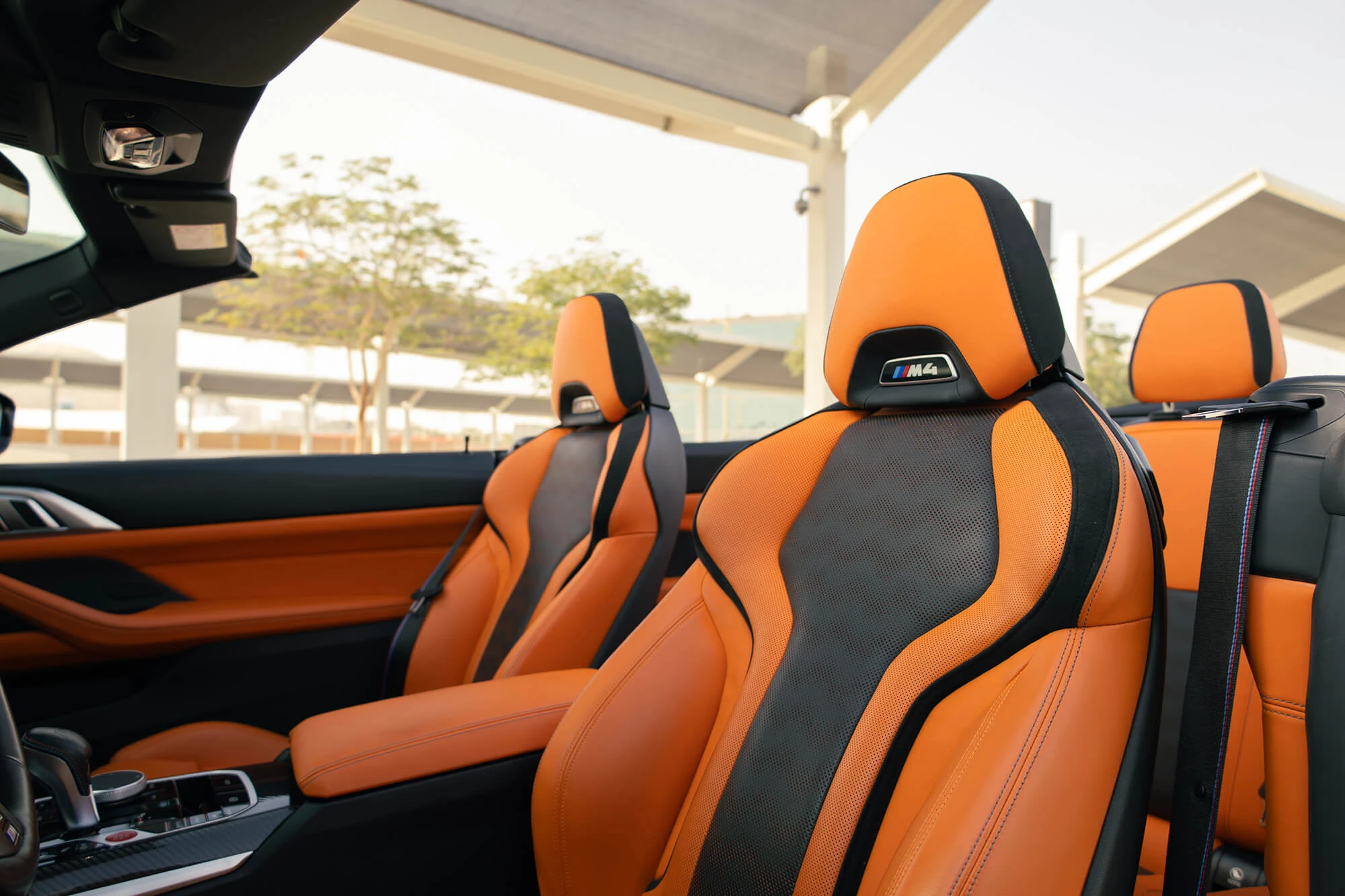 BMW M4 אפור תחרותי BMW M4 אפור תחרותי