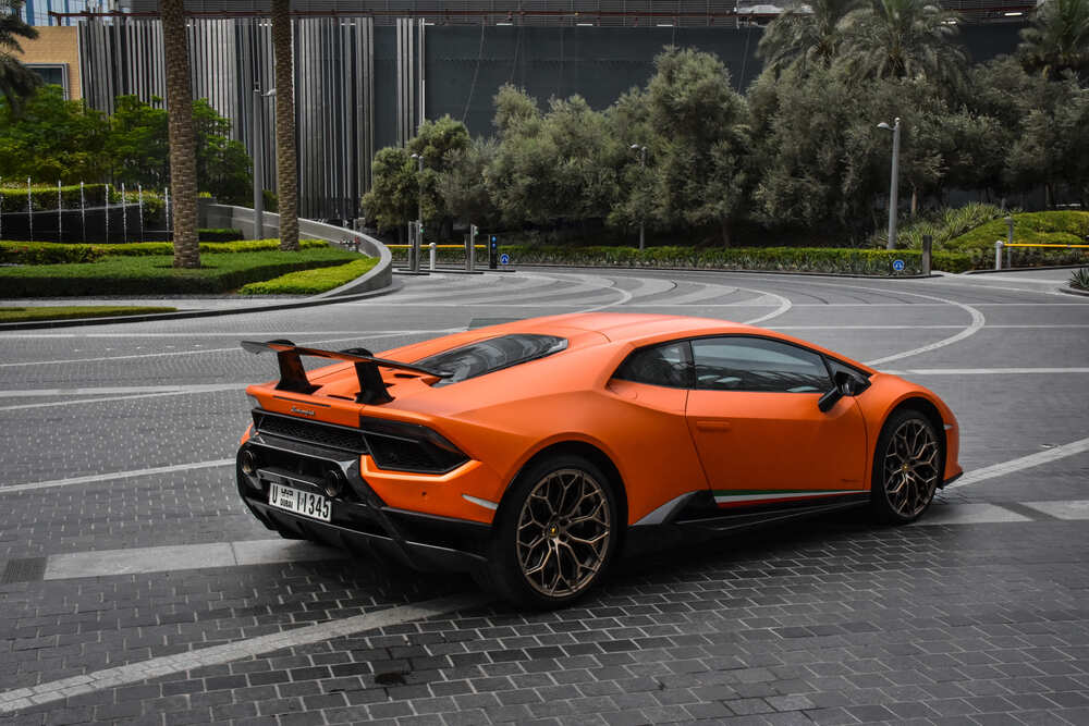 Är det bättre för team i Förenade Arabemiraten med månads- eller pay-as-you-go-transport?