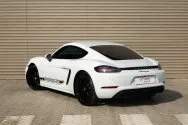 Porsche Cayman белый