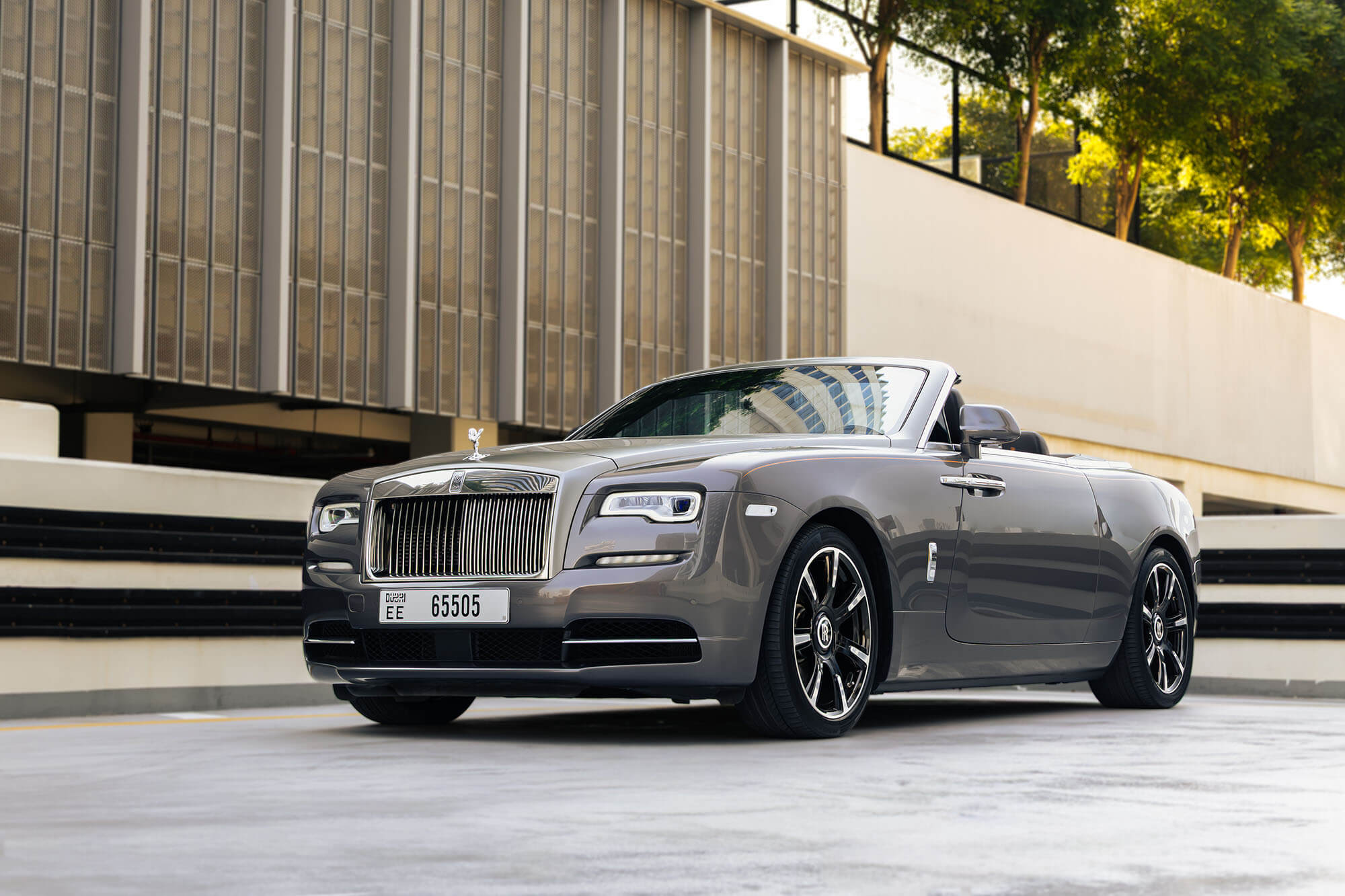 Atlantis The Palm: Dubai Marina ve DXB’den Nasıl Gidilir? Rolls Royce Şafak Grisi