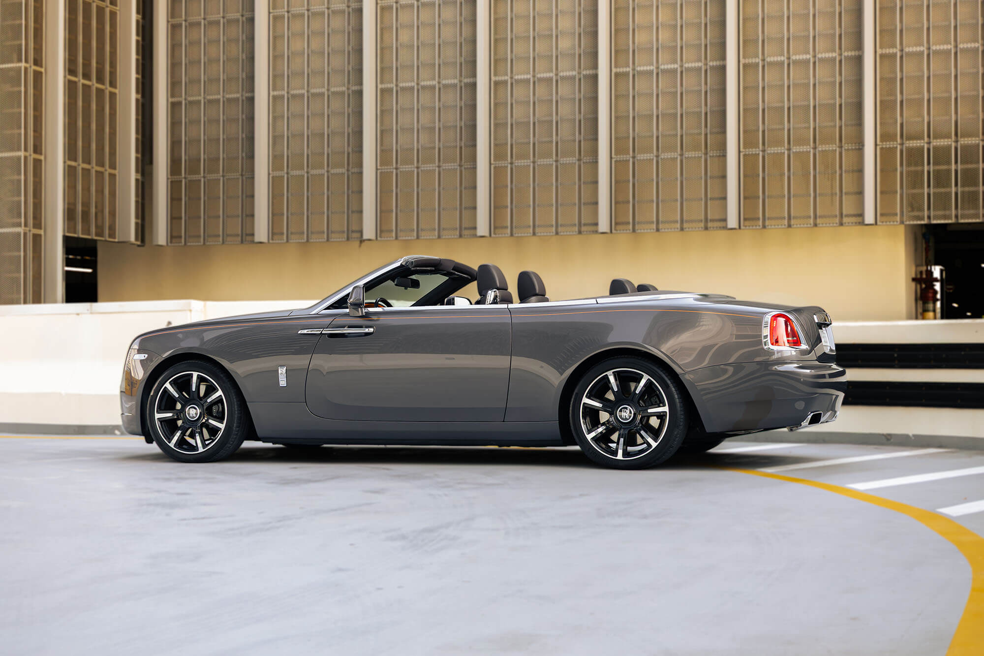Rolls-Royce Dawn Grå
