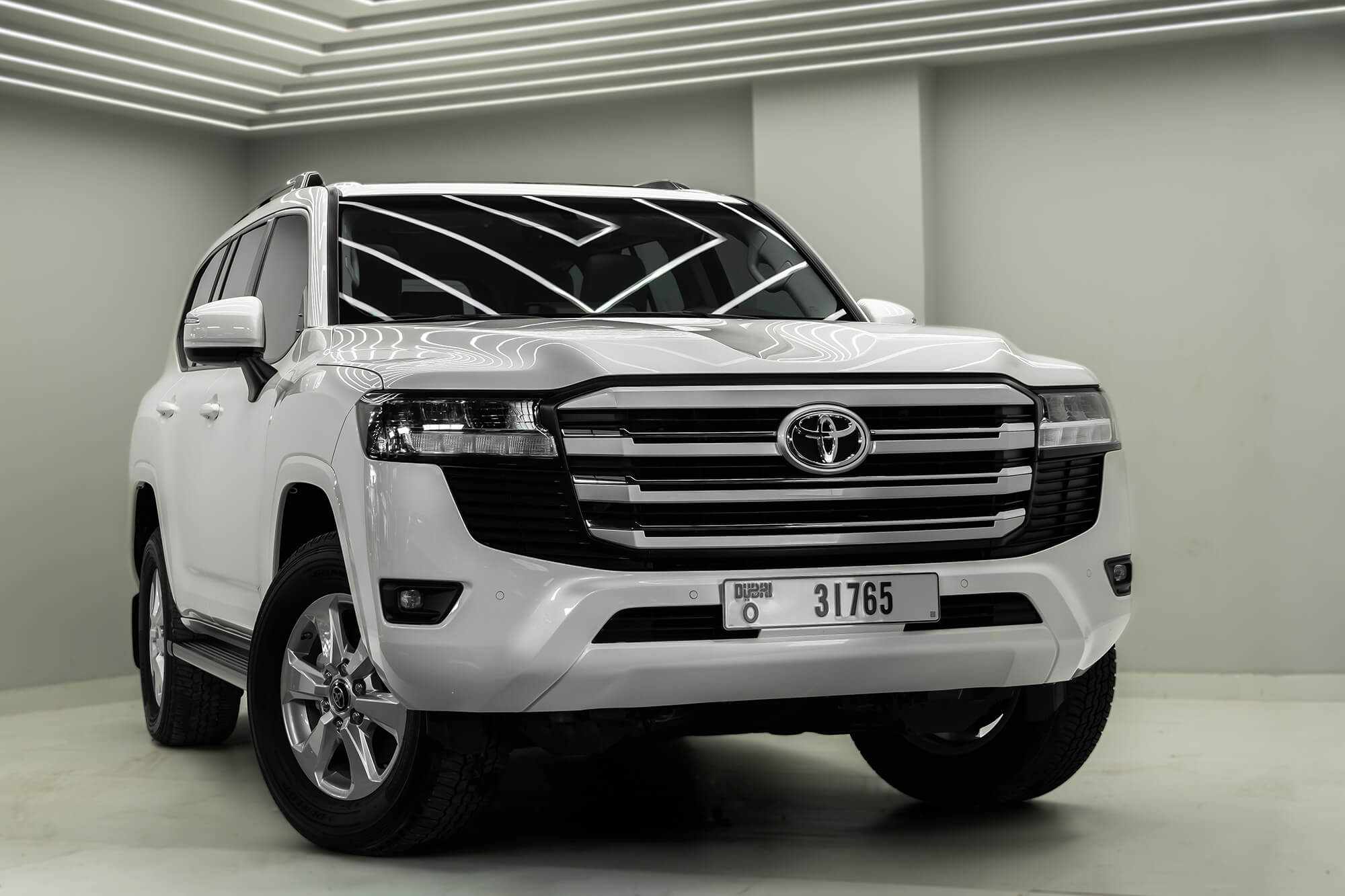 Toyota Land Cruiser 300 White