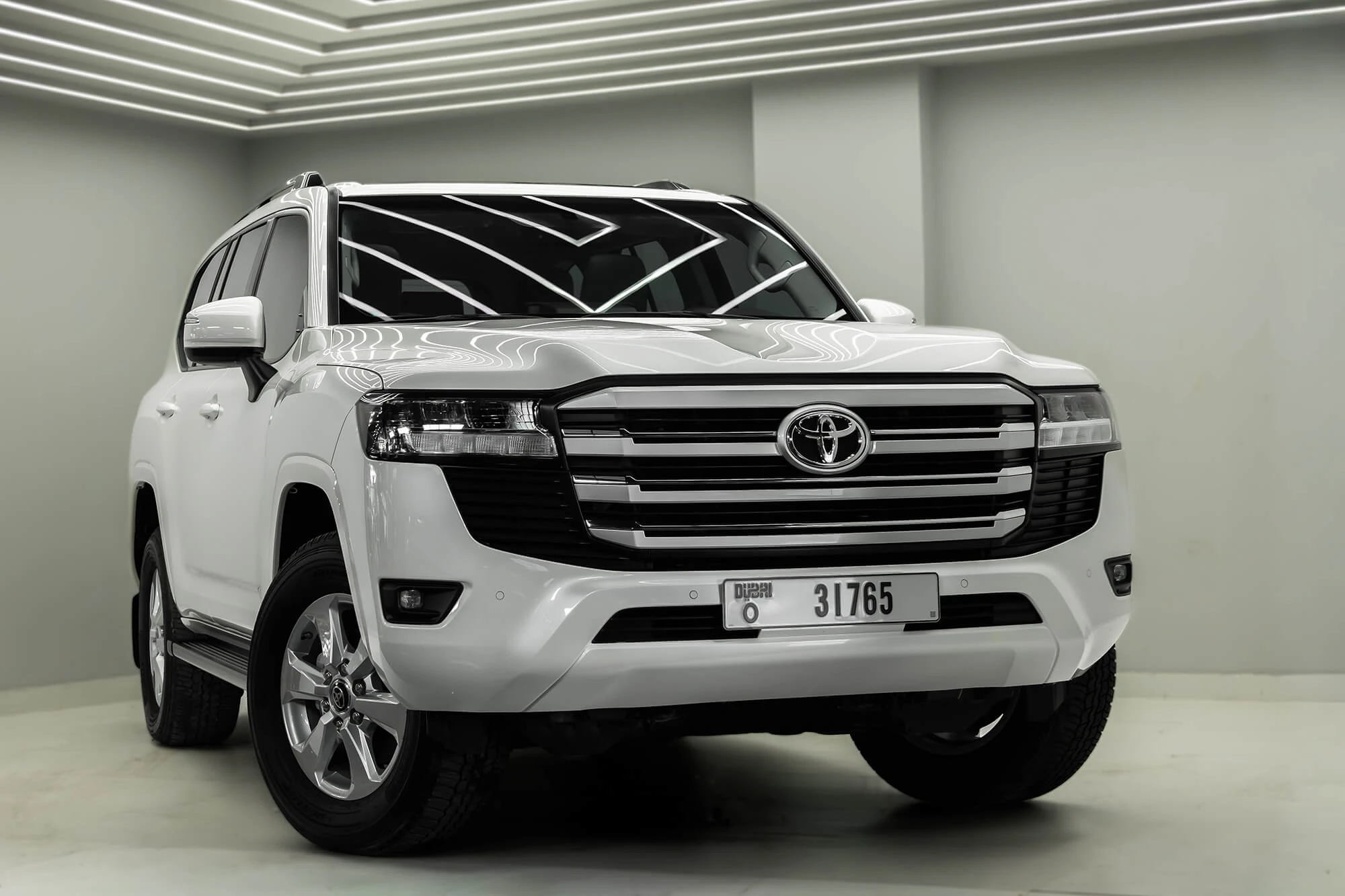 Toyota Land Cruiser 300 White