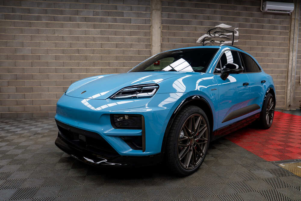 Porsche'nin İkonları: Markanın Mirasını Şekillendiren Efsanevi Modeller 2025 Porsche Macan Electric BAE'de