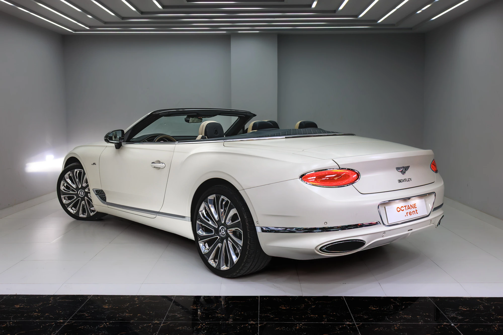 Bentley Continental GT Mulliner Cabriolet Mattweiß
