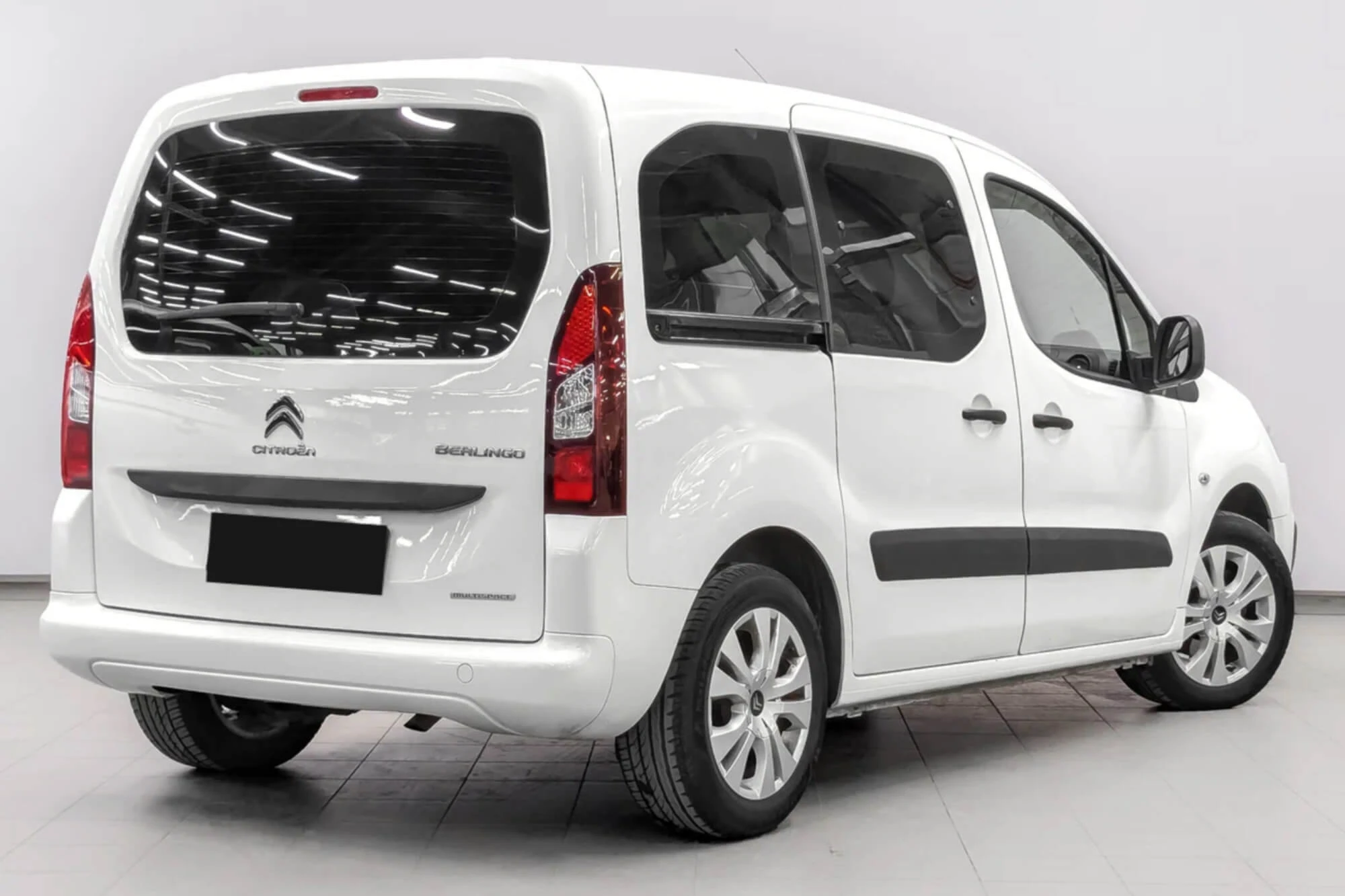 Citroen ברלינגו II עיצוב מחודש לבן Citroen ברלינגו II עיצוב מחודש לבן