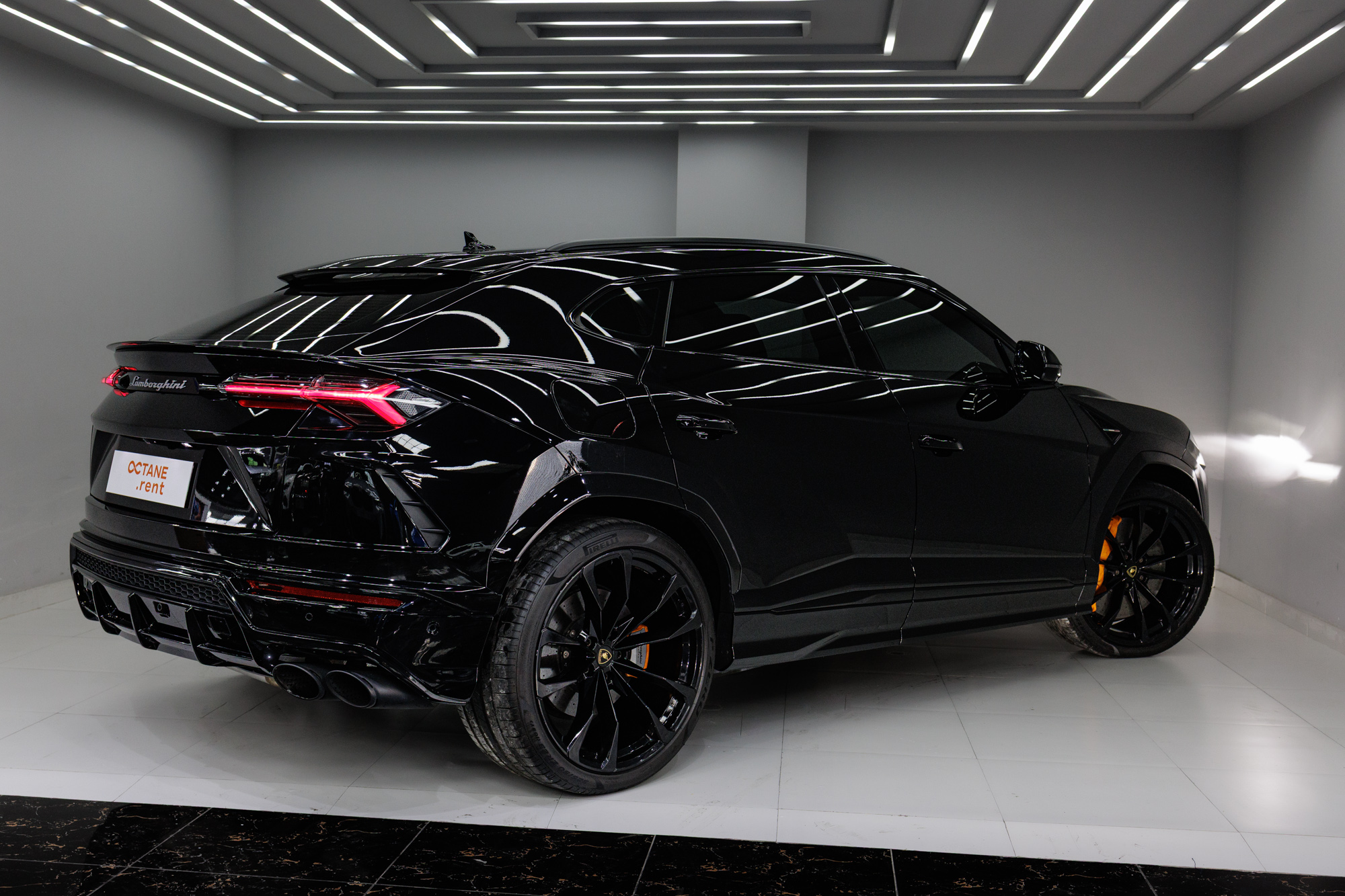 Lamborghini Urus Black