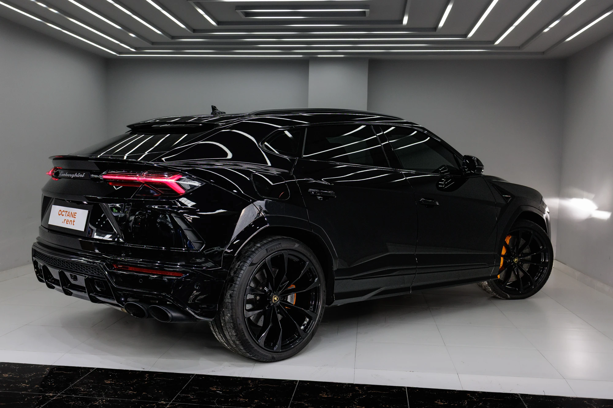 Lamborghini Urus Black
