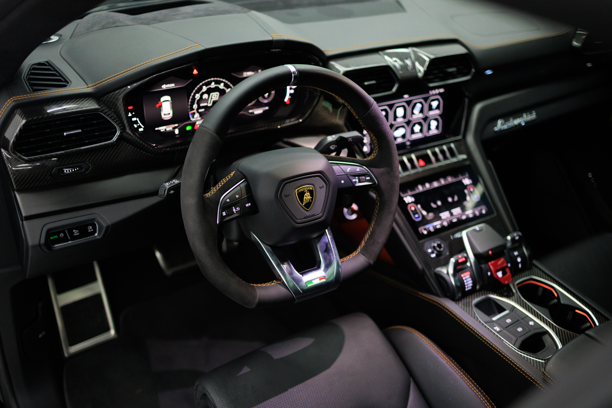 Lamborghini Urus Black