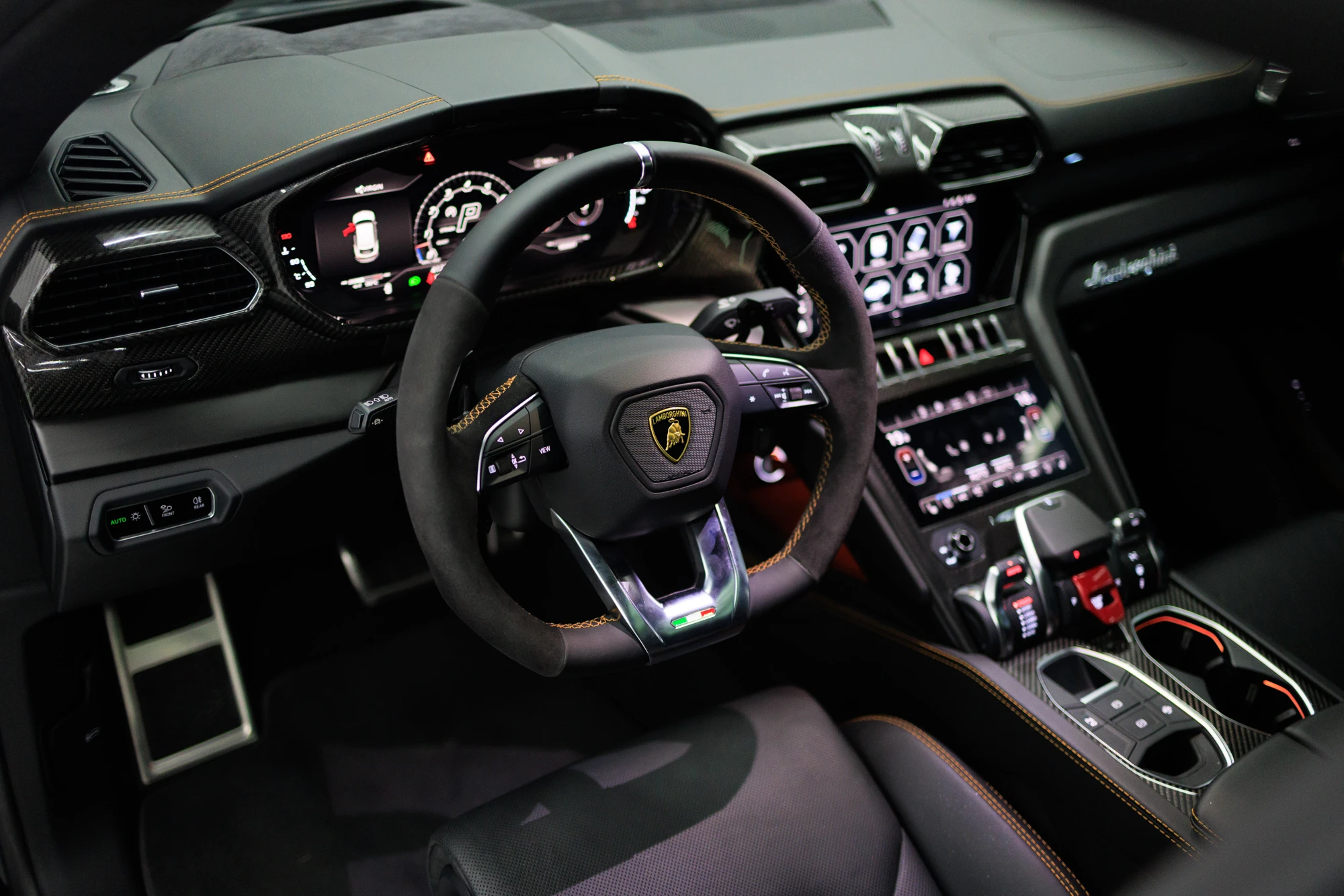 Lamborghini Urus Black