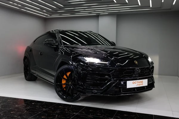 Lamborghini Urus Black