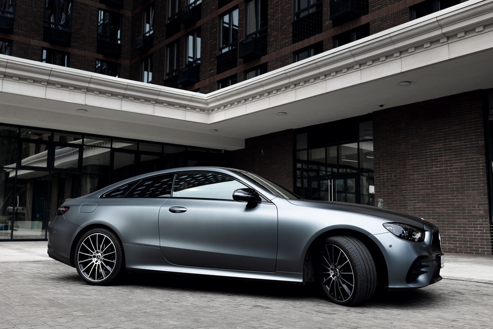 Las 10 principales empresas automovilísticas de los EAU Mercedes Clase E en Dubai