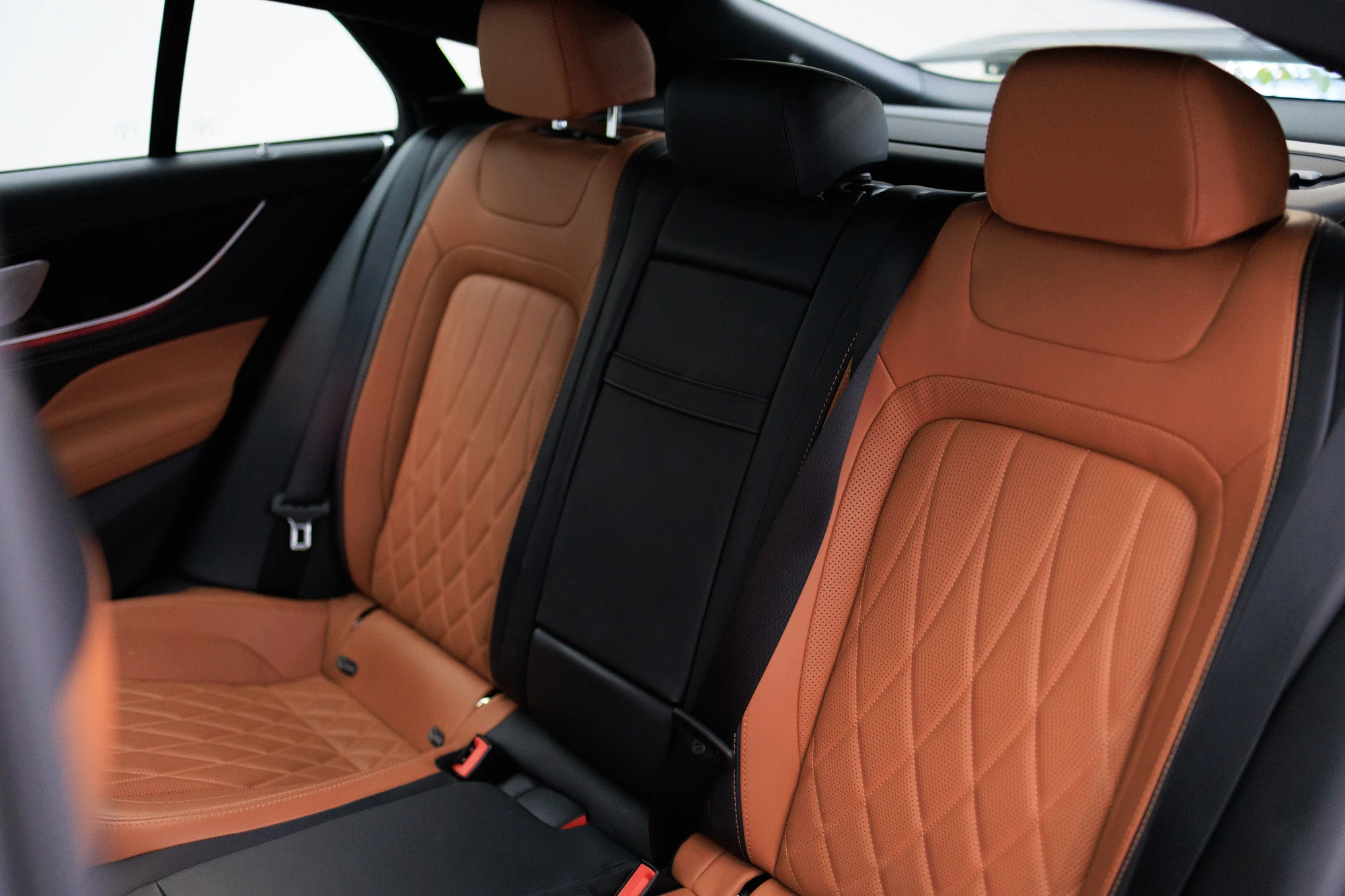Mercedes GT43 AMG Белый