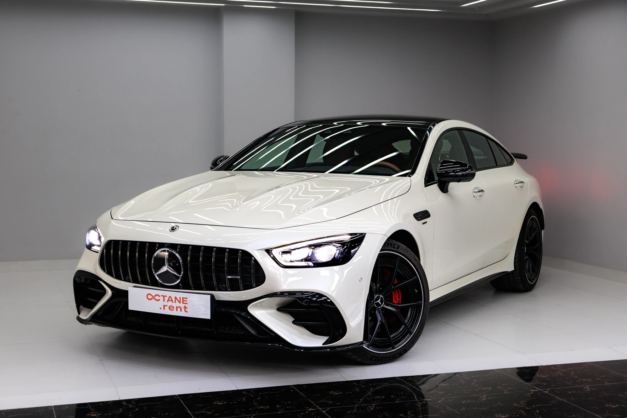 Mercedes GT43 AMG Белый