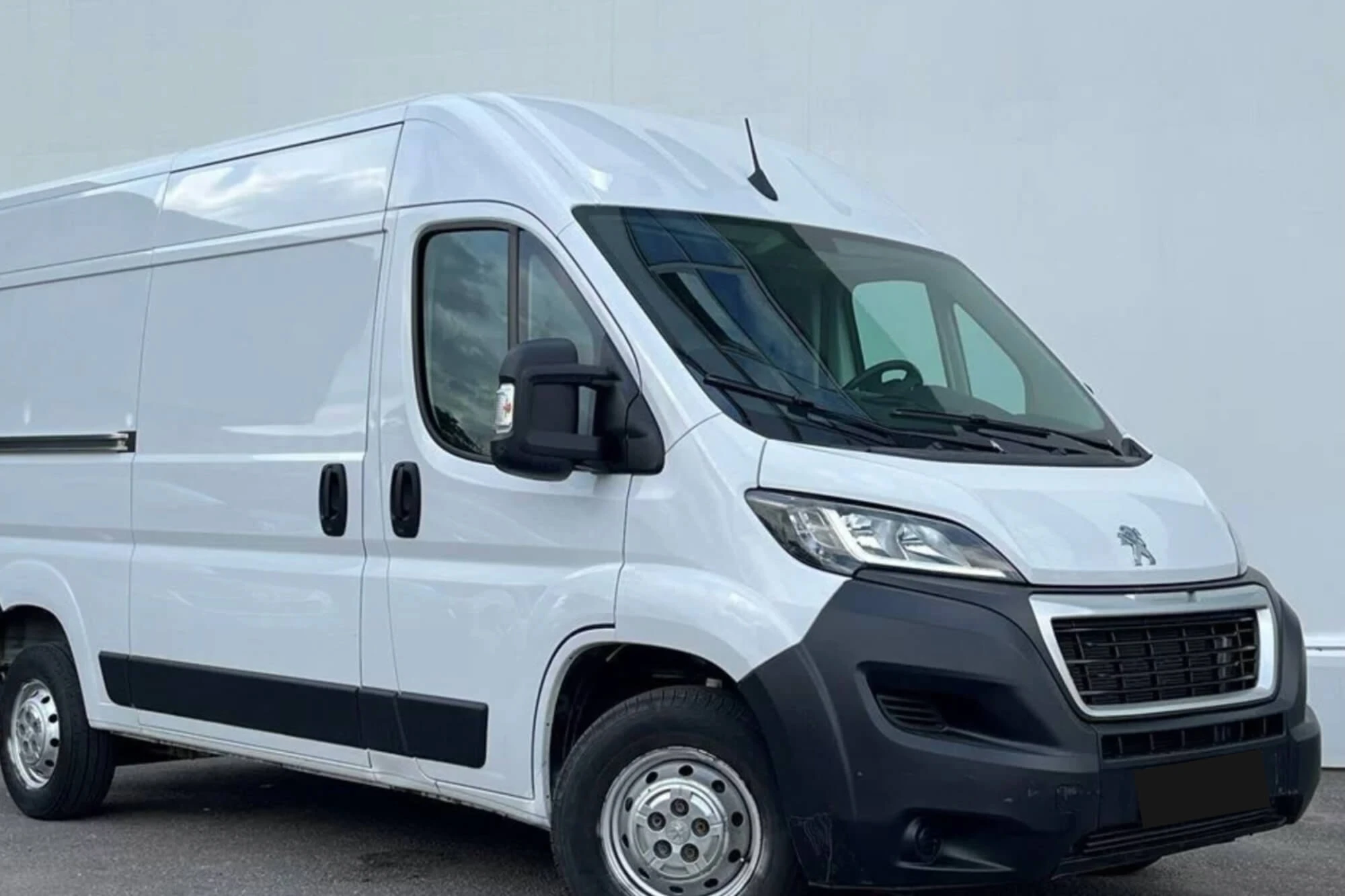 Peugeot בוקסר לבן Peugeot בוקסר לבן