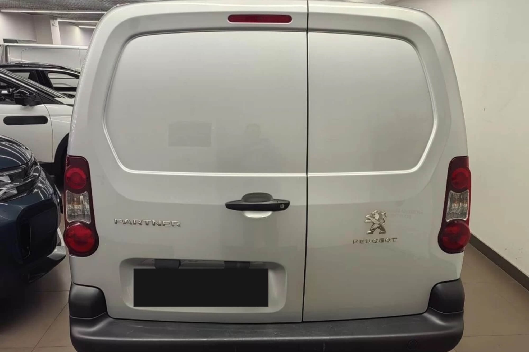 Peugeot Partner Yellow