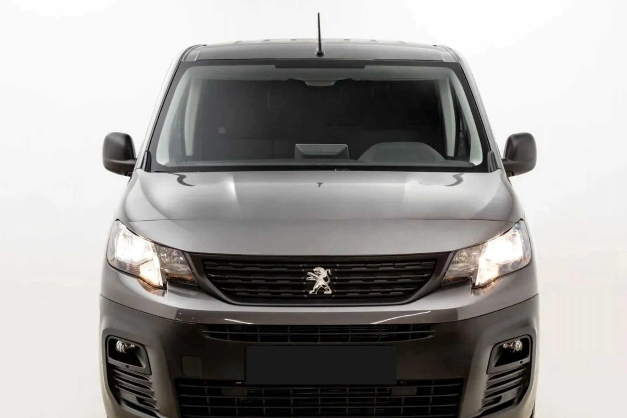 Peugeot שותף אפור Peugeot שותף אפור