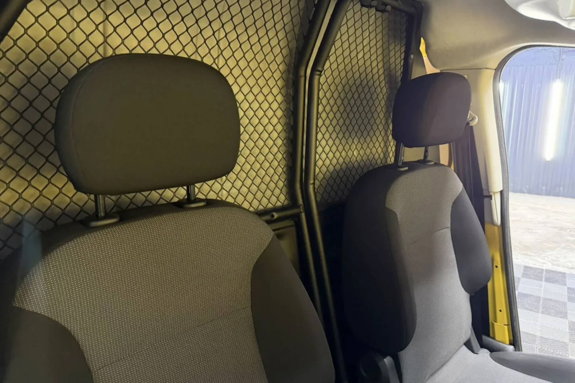 Peugeot Partner Yellow